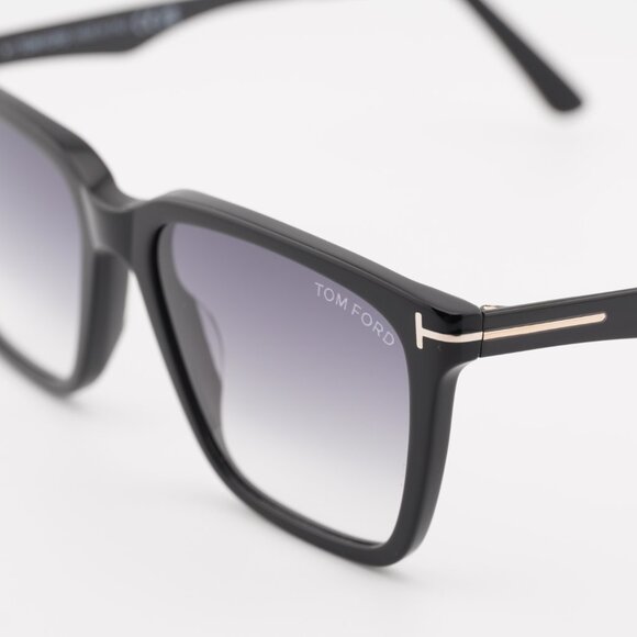 Tom Ford Garrett FT0862 01B Sunglasses Black Square Frame, Smoke Lenses - Picture 7 of 10